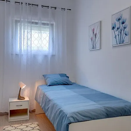 Apartament Vala *