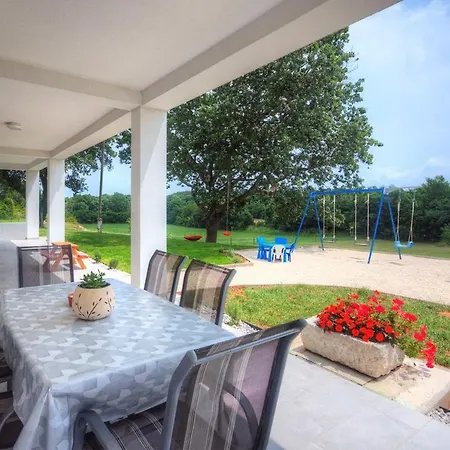 Apartament Vala *